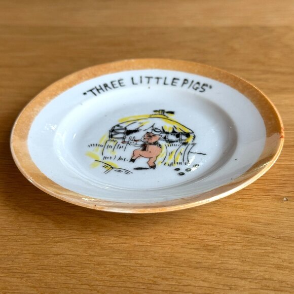 Three Little Pigs Decorative Lusterware Plate, Straw House, Japan Circa 1960s - Picture 8 of 11